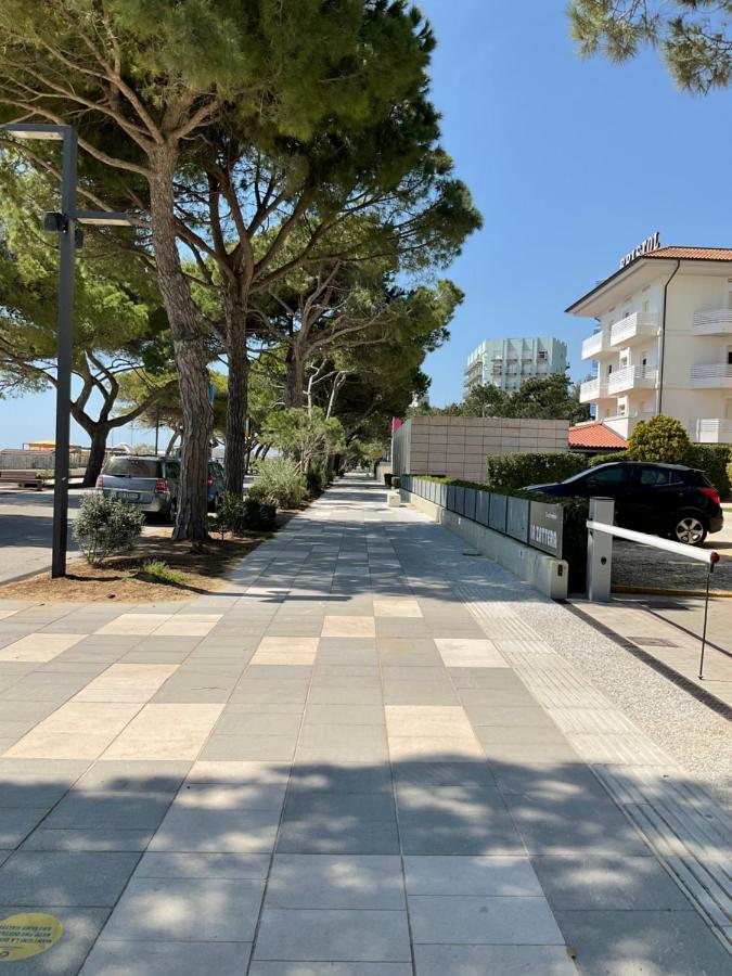 Beach Front Apartment Sabbiadoro Lignano Sabbiadoro Dış mekan fotoğraf