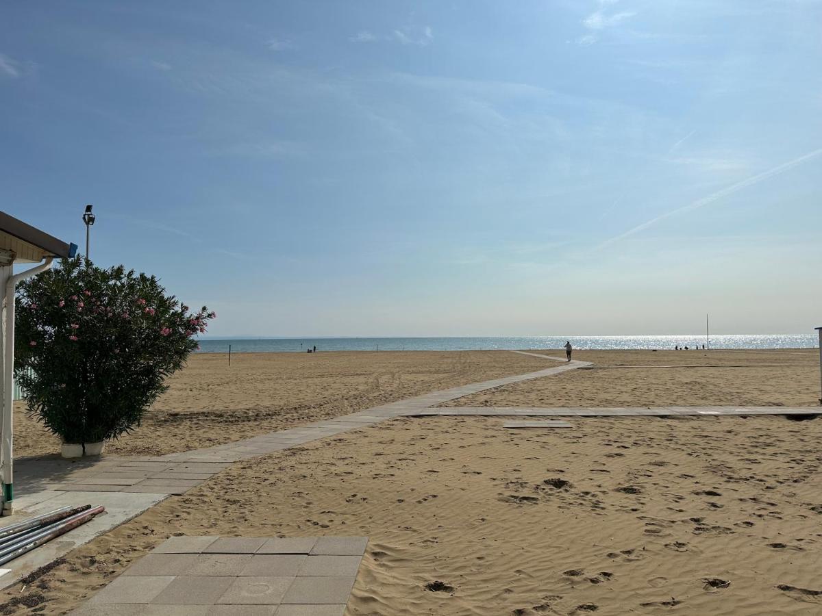 Beach Front Apartment Sabbiadoro Lignano Sabbiadoro Dış mekan fotoğraf