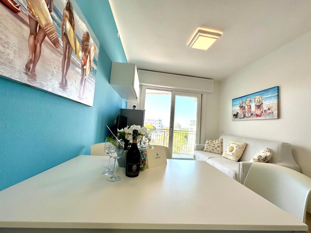 Beach Front Apartment Sabbiadoro Lignano Sabbiadoro Dış mekan fotoğraf