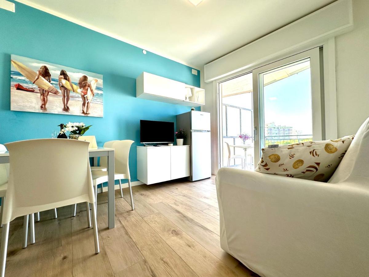 Beach Front Apartment Sabbiadoro Lignano Sabbiadoro Dış mekan fotoğraf