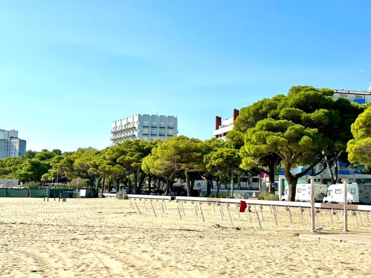 Beach Front Apartment Sabbiadoro Lignano Sabbiadoro Dış mekan fotoğraf